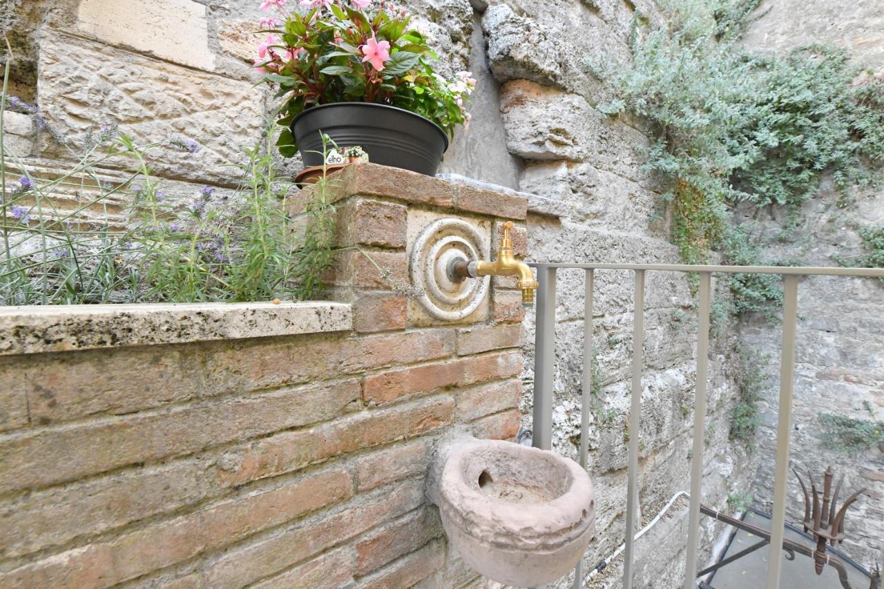 Bed and Breakfast Palazzo Degli Stemmi Todi Exterior foto